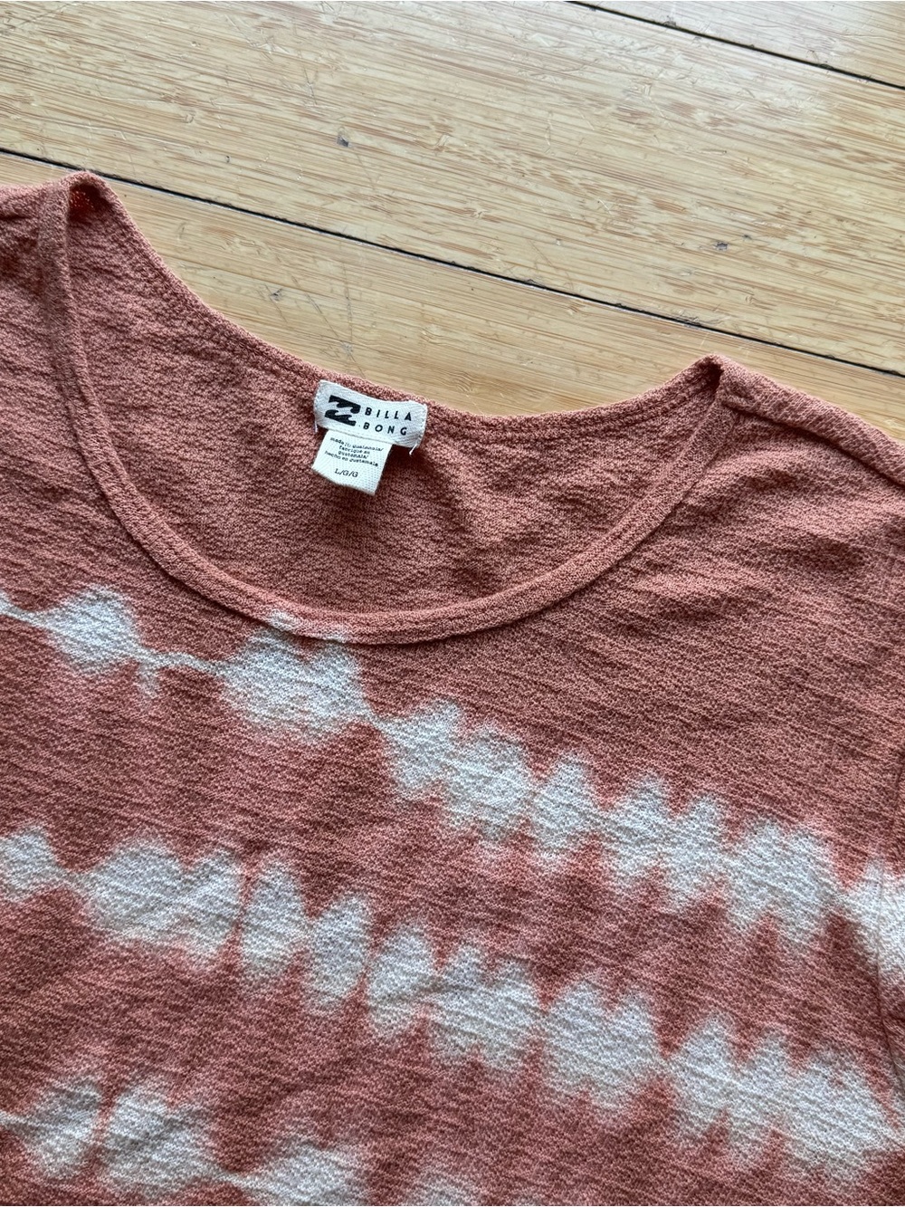 Billabong Burnt Orange and White Tie-Dye Cropped Tee - Picture 4 of 5